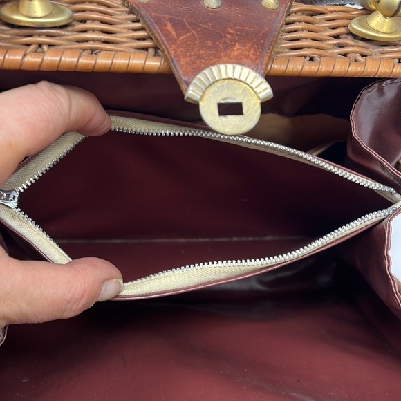 Vintage 1960s Equestrian Novelty Wicker and Leather Structured Handbag - Picture 15 of 16